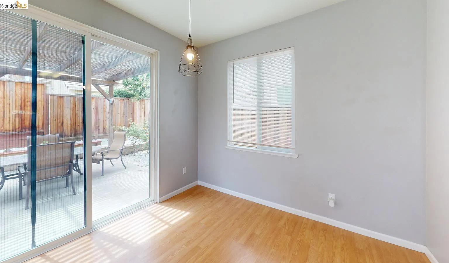 3 bed, 2.5 bath, 1158 sqft, $3,025 — Photo 2