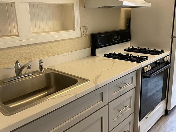 5th image of 30 N 11th St APT 5