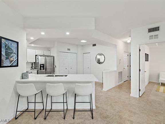 5th image of 9661 Hemingway Ln APT 3210