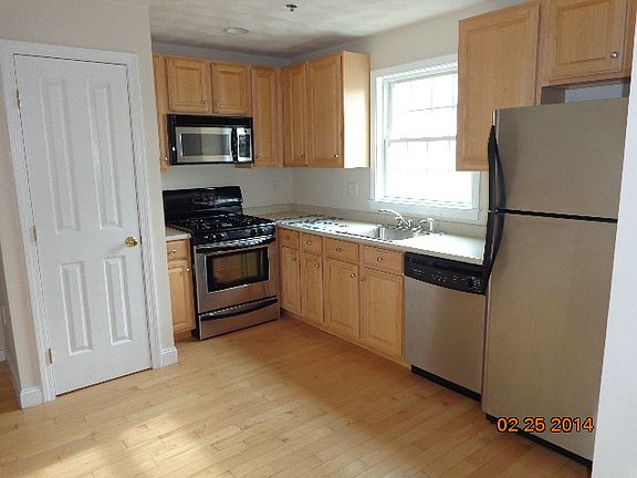 3rd image of 395 Lee Burbank Hwy APT 12