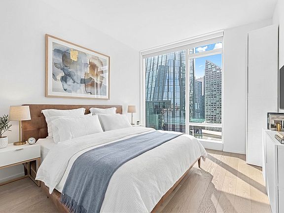 5th image of 30 Riverside Blvd #21M