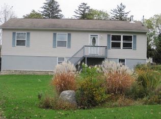 15 Lime Ridge Rd, Poughquag, NY 12570