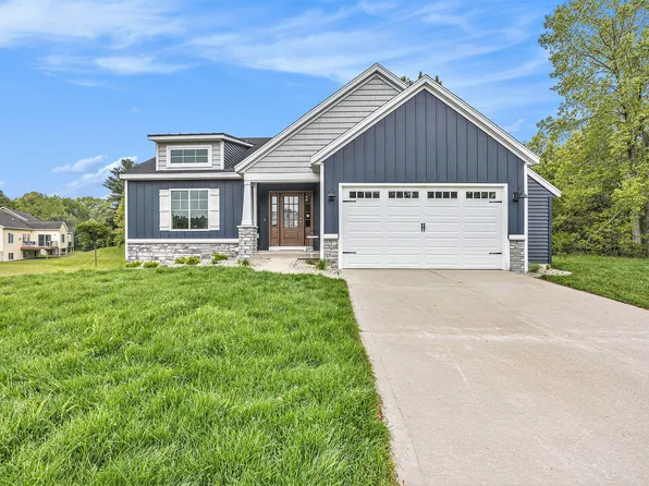 8366 Rose Ridge Dr, Rockford, MI 49341