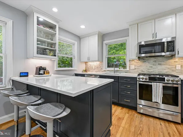 10211 Brookmoor Dr, Silver Spring, MD 20901