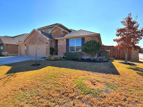 2nd image of 200 Hedgerow Ln