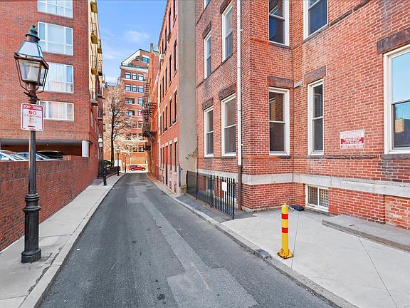 3rd image of 19 Harris St #4