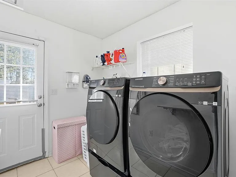6 Reybury Ln — Photo 38