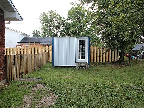 5th image of 614 Johnson St