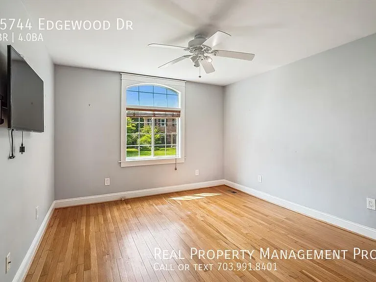 15744 Edgewood Dr — Photo 17