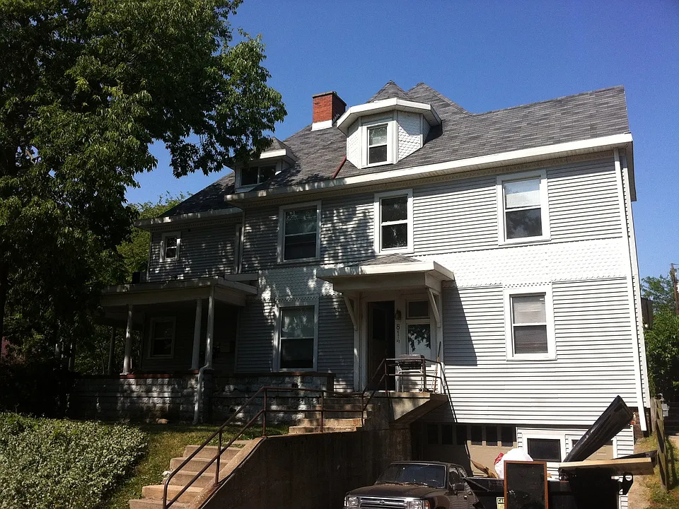 814 N 10th St
