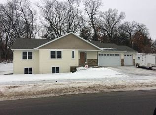 814 Rolling Oaks Dr, Onalaska, WI 54650