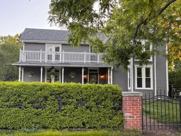 508 SE Douglas St, Lees Summit, MO 64063