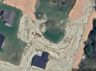 117 Fieldstone Dr, Augusta, ME 04330