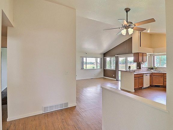 4th image of 1720 32nd St #11