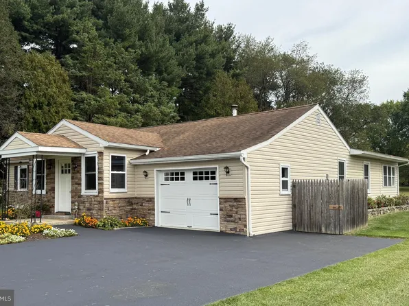 14 Frederick Rd, Coatesville, PA 19320