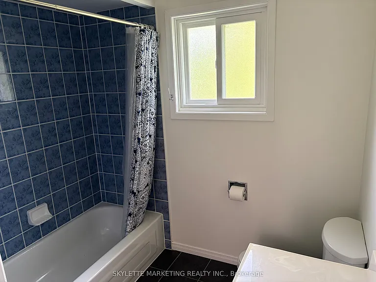 1782 Meadowview Ave — Photo 5