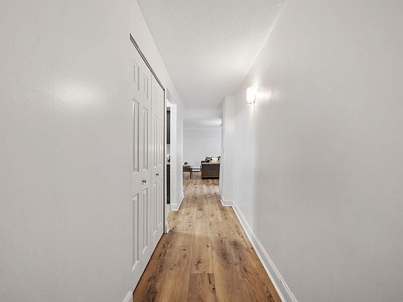 5th image of 1025 Hancock St Unit 11M
