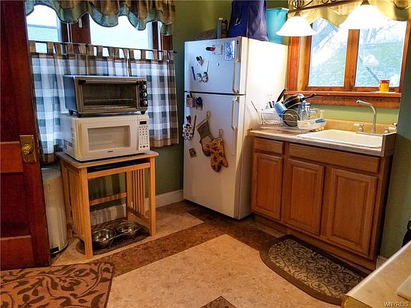 4th image of 159 Jackson Ave