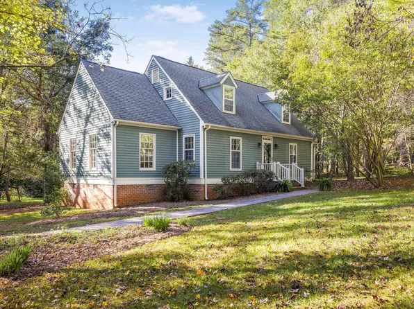 1420 W Pines Dr, Charlottesville, VA 22901