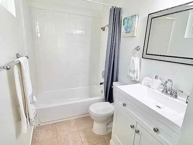 Studio, 400 sqft, $1,795 — Photo 3