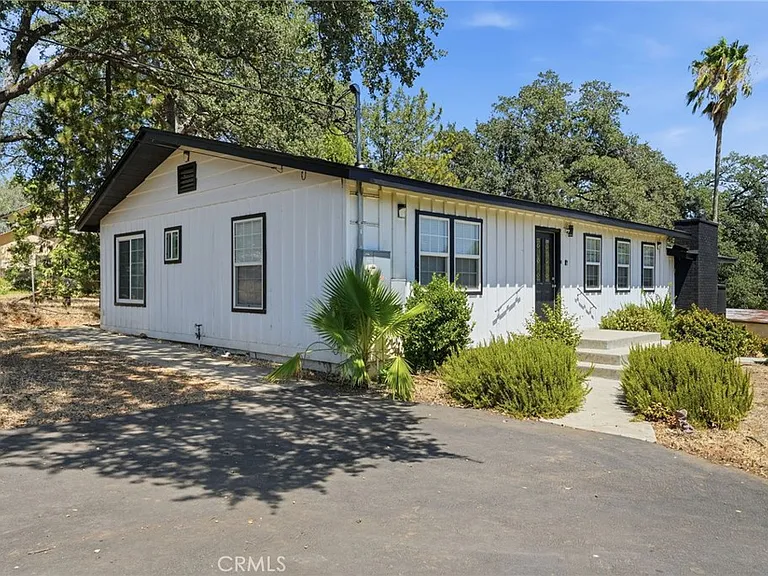 6613 Stoney Dr — Photo 1