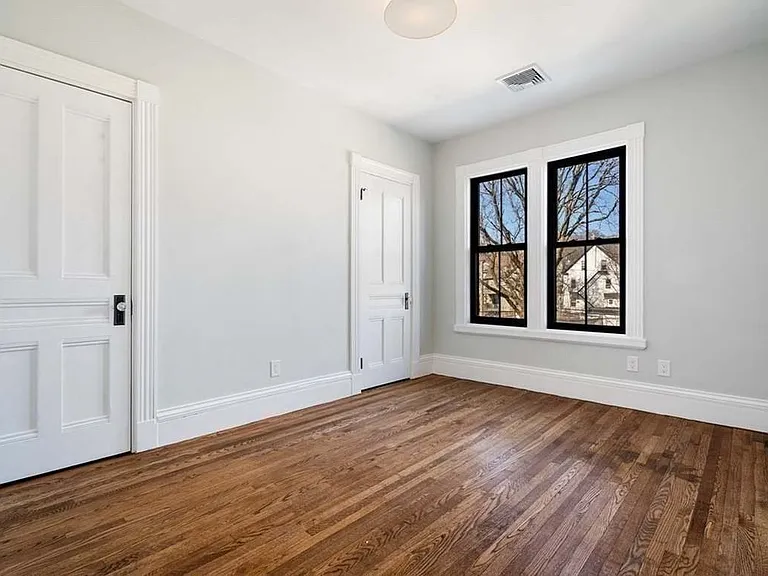 31 Monadnock St #1 — Photo 10