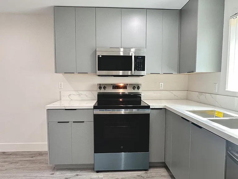 11512 Oxford Ave — Photo 11