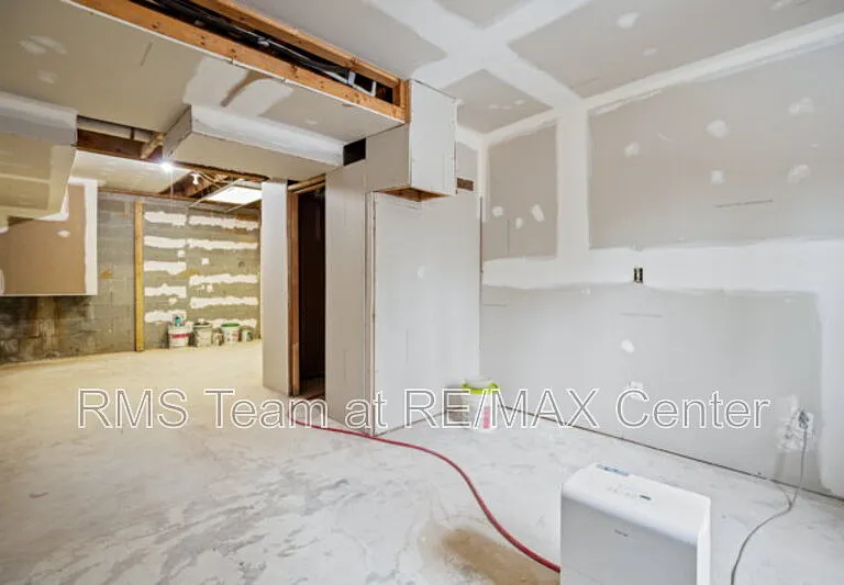 320 Saint Simons Cv — Photo 36