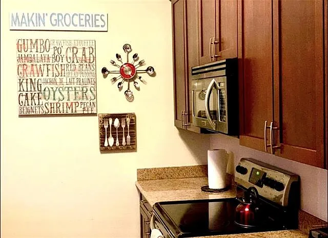 1 bed, 1.0 bath, 650 sqft, $1,600 — Photo 3
