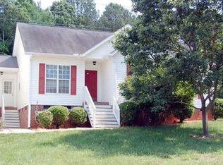 200 Crossfire Rd, Holly Springs, NC 27540