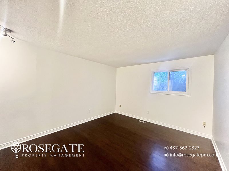 London Townhouse for rent - 3 Bedrooms — photo 18