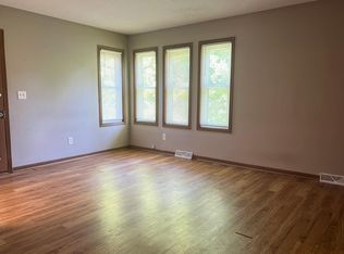 301 Foxfire Dr, Columbia, MO 65201