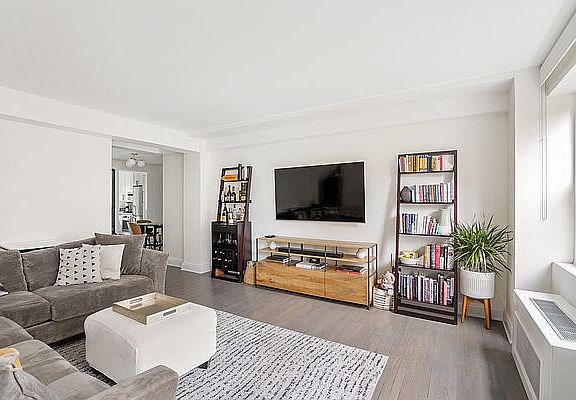 4th image of 80 Park Ave APT 8N