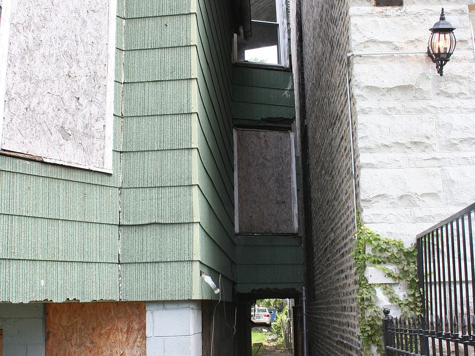 2nd image of 5821 S Wabash Ave