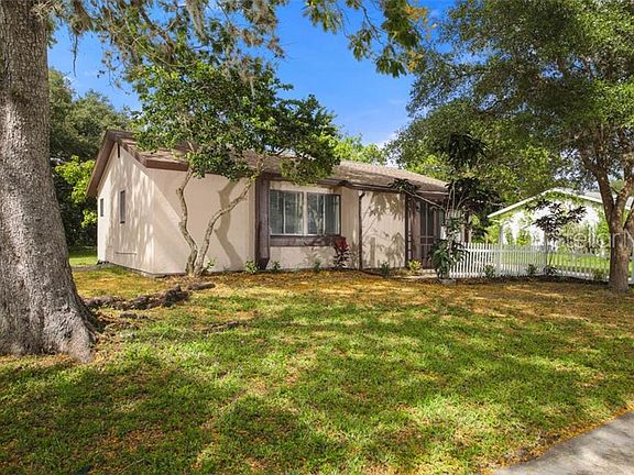 2nd image of 5688 Kenwood Dr