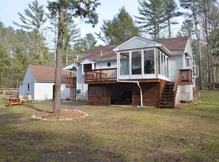 1009 Walnut Plain Rd, Rochester, MA 02770