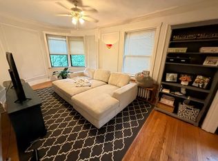 1233 W Chase Ave #3, Chicago, IL 60626