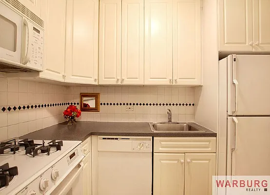 Sold by Warburg | media 8