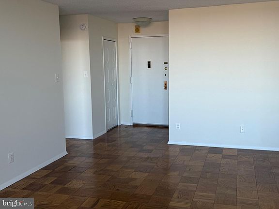 3rd image of 5225 Pooks Hill Rd APT 1804N
