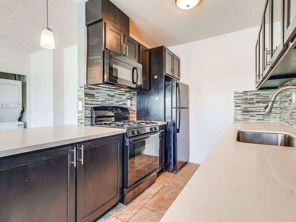 1st image of 537 W Hyde Park Blvd #352720eb5