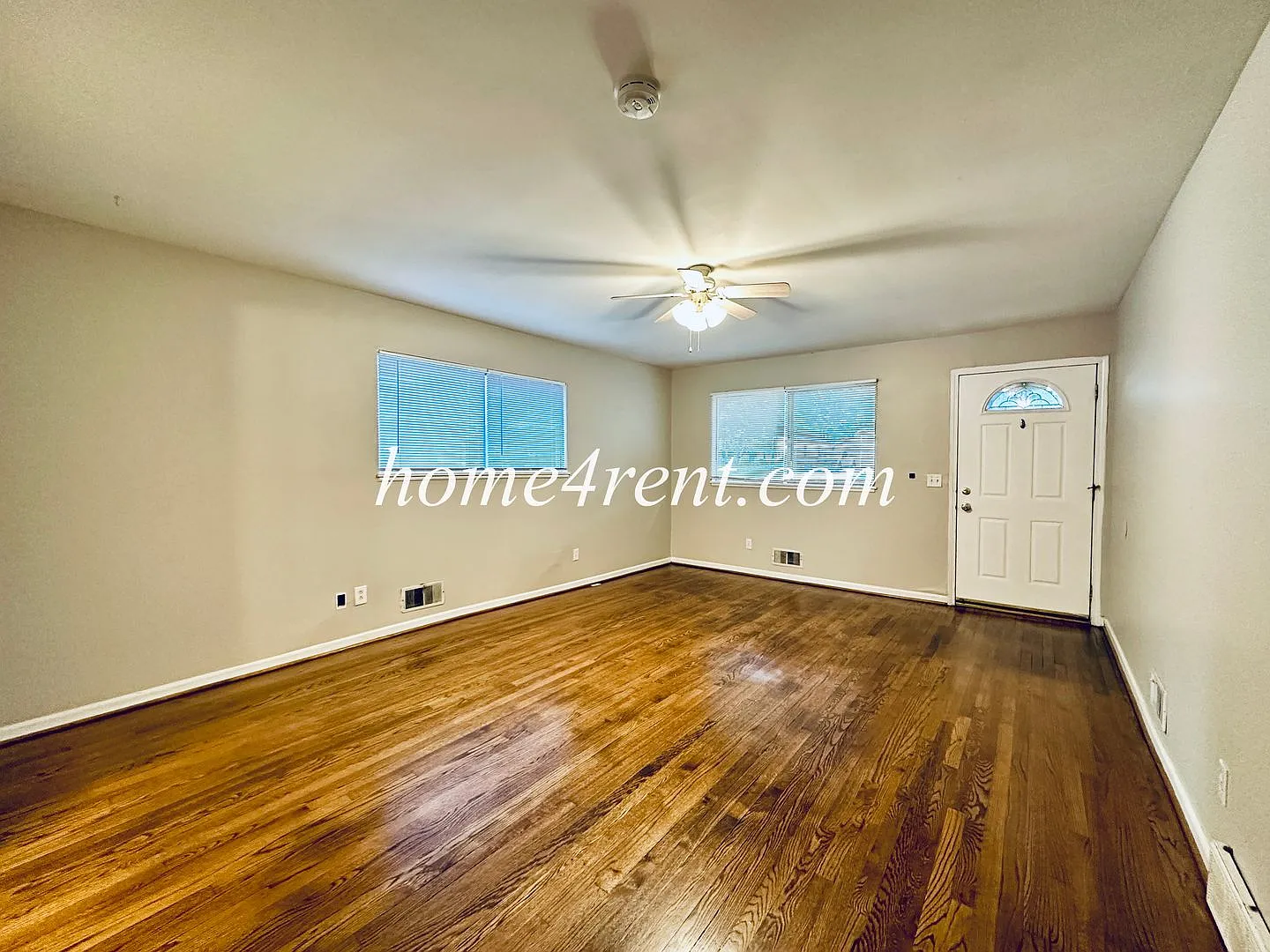 Great home in the desirable Waldo area with wood floors, fenced yard and basement! — Photo 3