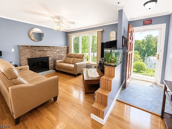 2nd image of 32 Mountain Ave