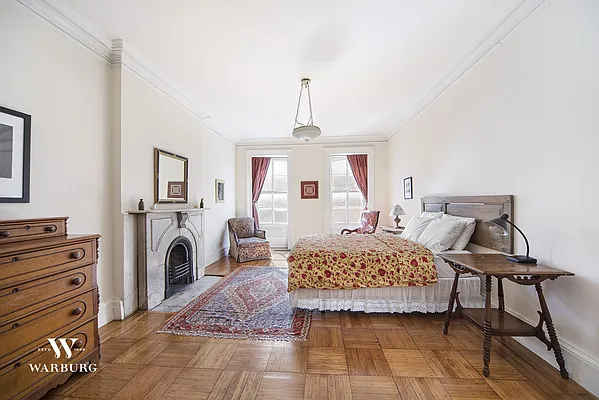 Sold by Warburg | media 6