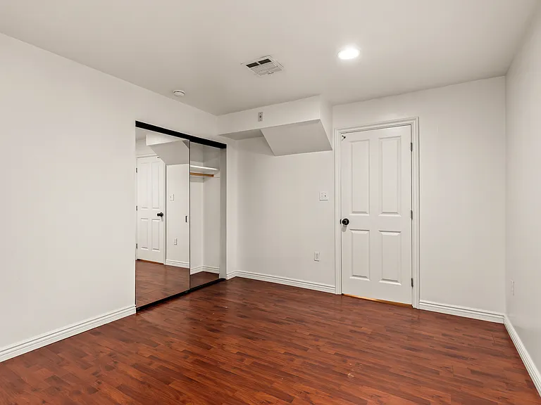 2673 Menlo Ave #3 — Photo 21