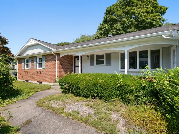 13 Colonial Drive, Waterford, CT 06385