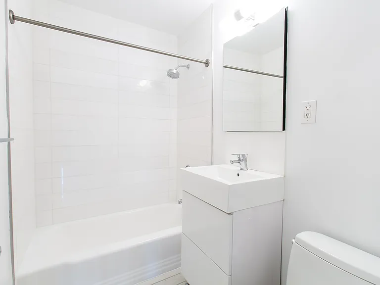 360 E 65th St #7E — Photo 9