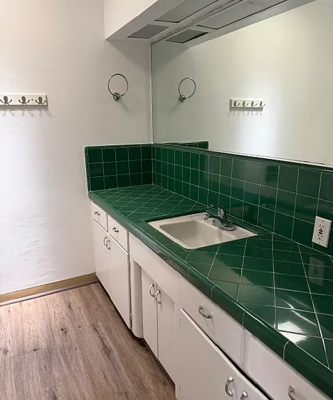 346 Grand Ave — Photo 8