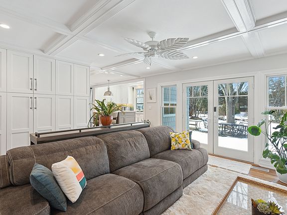 4th image of 59 N Bay Ave