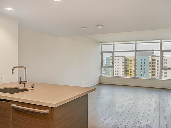 3rd image of 583 Battery St APT 1504