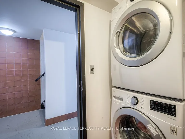 26A Scarlett Rd #BASEMENT — Photo 17